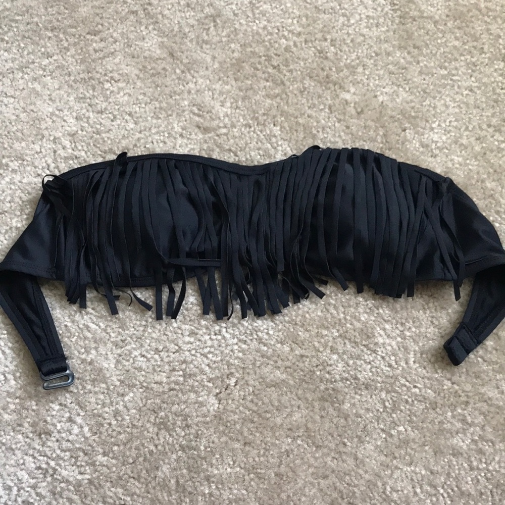 Medium strapless black bathing suit top